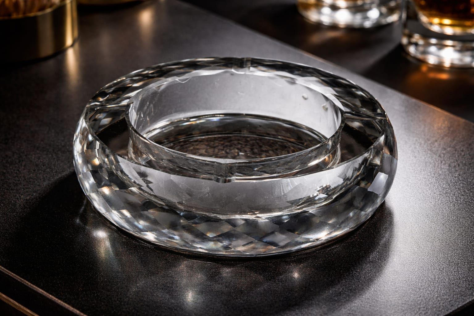 Luxury classic crystal glass ashtray