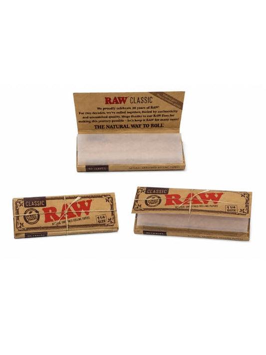 Raw classic rolling paper 1 1/4 size